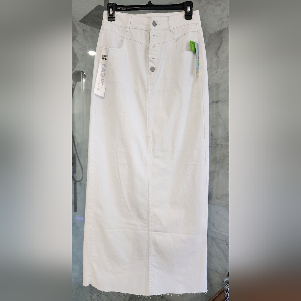 BRAND NEW White Denim Maxi Skirt.  Size 5